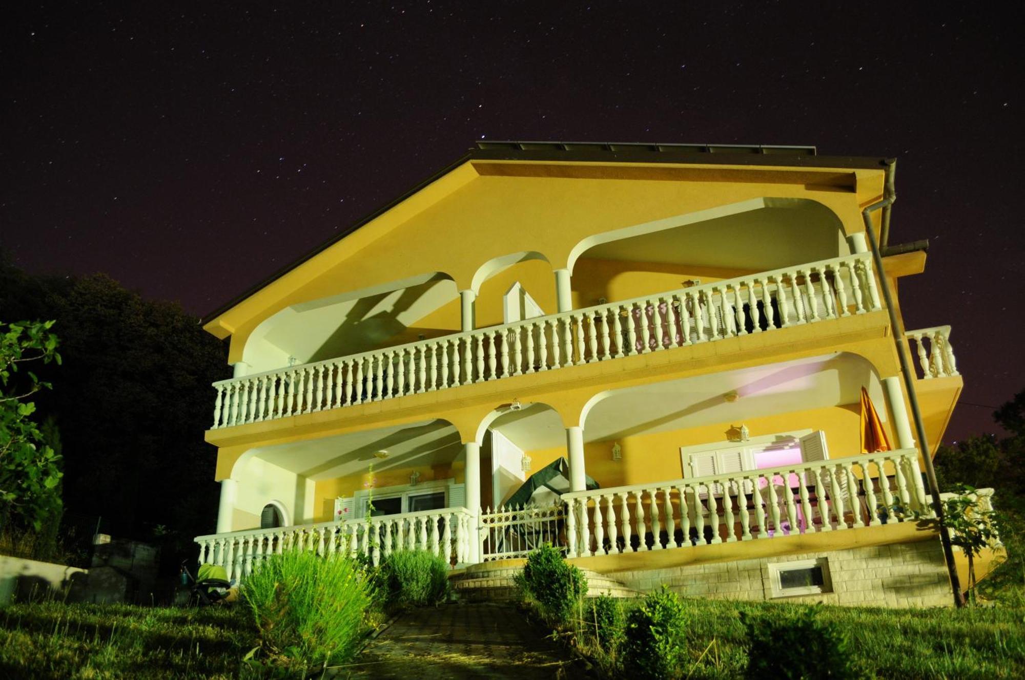 Apartments Viktorija Omišalj Dış mekan fotoğraf