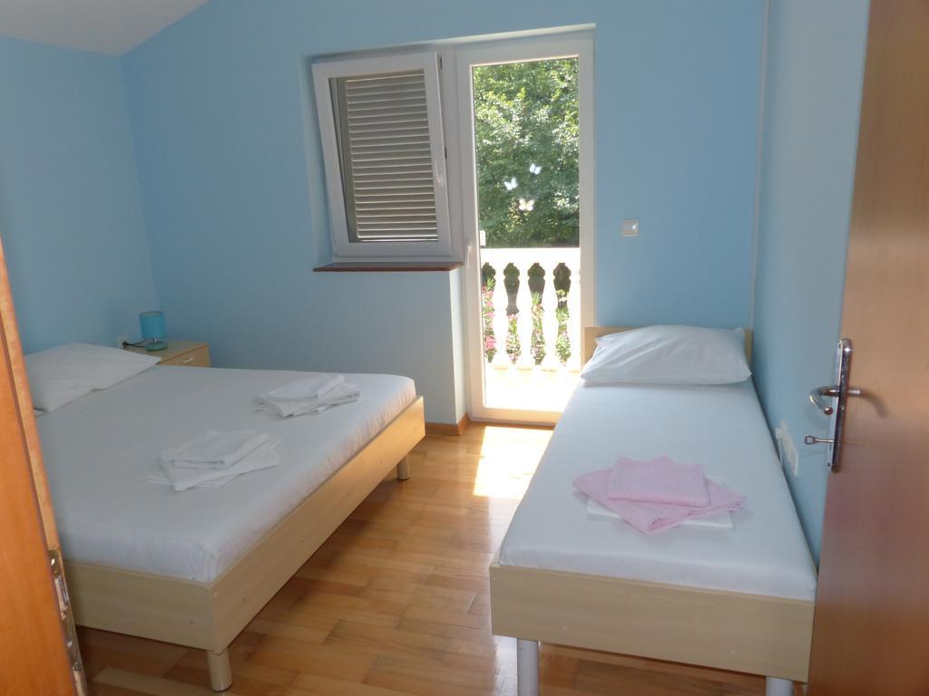 Apartments Viktorija Omišalj Dış mekan fotoğraf
