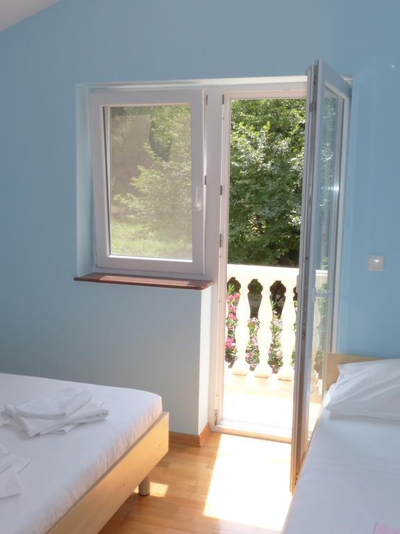 Apartments Viktorija Omišalj Dış mekan fotoğraf