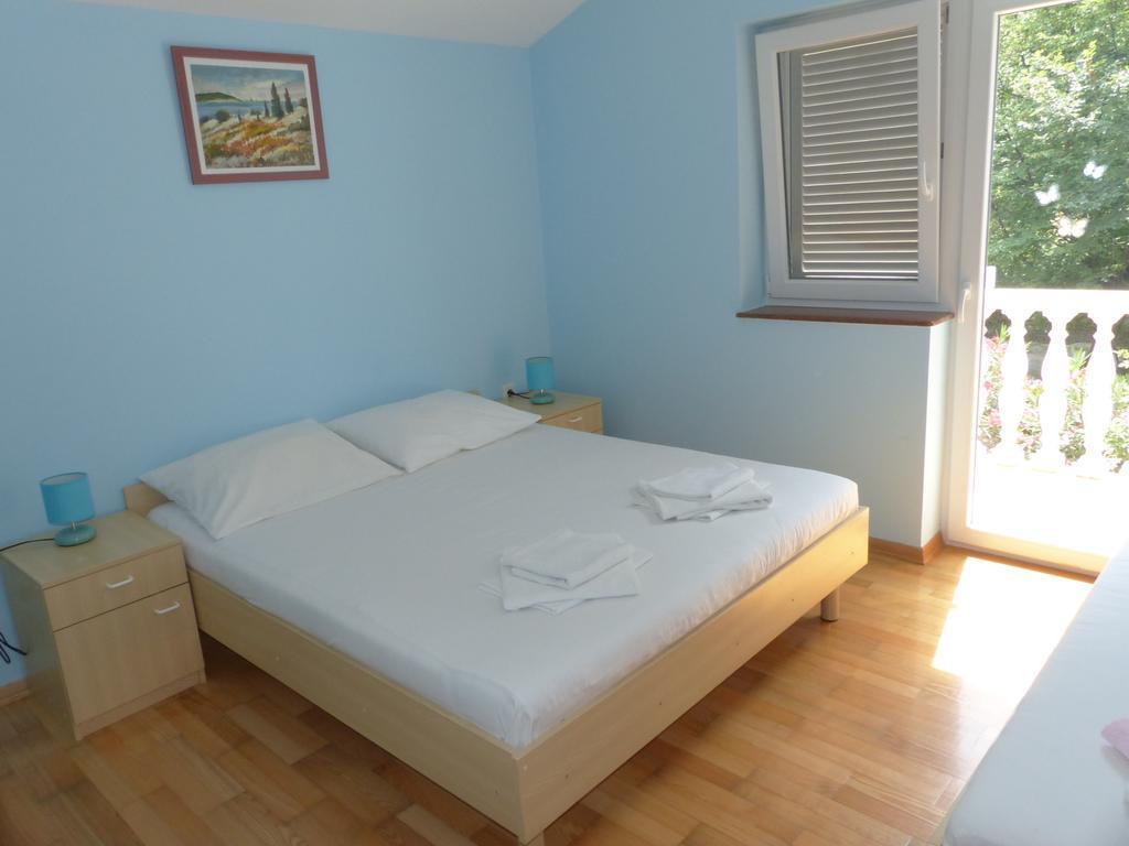 Apartments Viktorija Omišalj Dış mekan fotoğraf